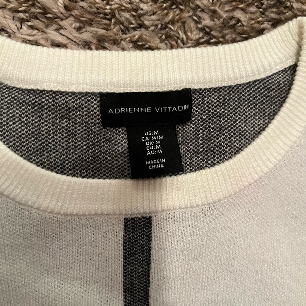 Adrienne Vittadini White Sweater with Black Accents - Picture 2 of 2